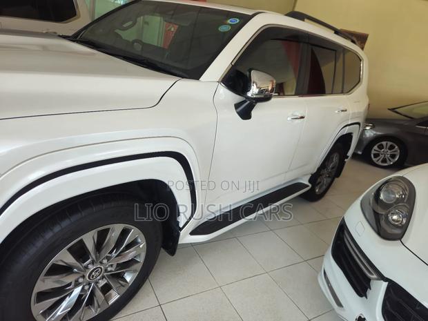 Toyota Land Cruiser 2020 White