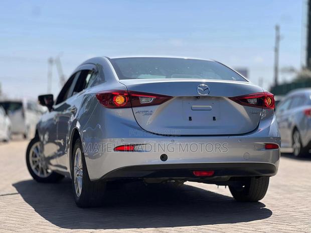 Mazda Axela 2018 Silver