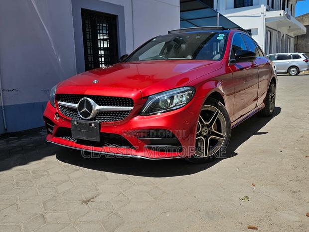 Mercedes-Benz C200 2020 Red