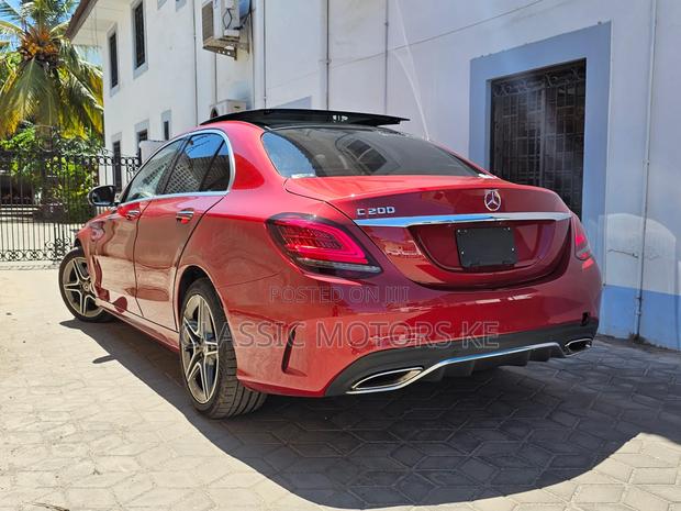 Mercedes-Benz C200 2020 Red