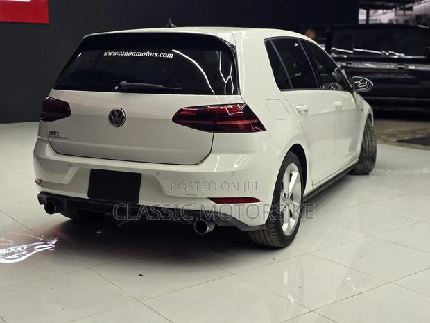 Volkswagen Golf 2018 Pearl