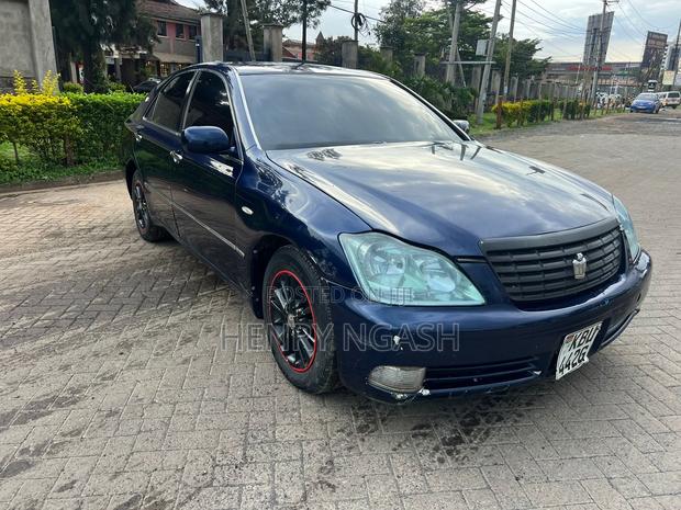 Toyota Crown Royale 2005 Blue
