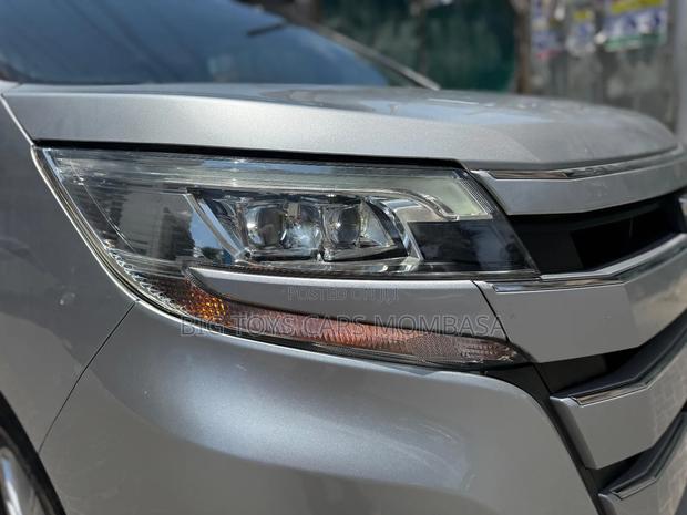 Toyota Noah 2020 Silver