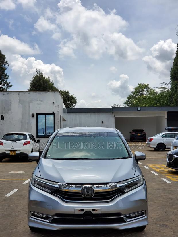 Honda Fit Shuttle 1.5 Hybrid 2WD 2018 Silver