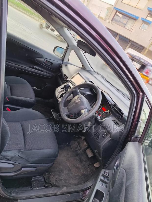 Toyota Wish 2017 Maroon