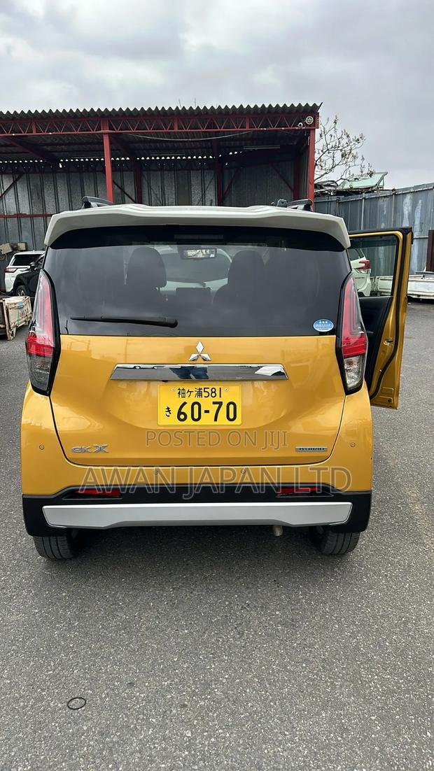 Mitsubishi EK Wagon 660 Hybrid FWD 2019 Yellow