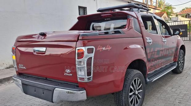 Isuzu D-MAX 2018 Red