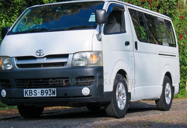 Toyota HiAce 2005 White