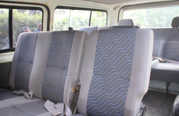 Toyota HiAce 2005 White