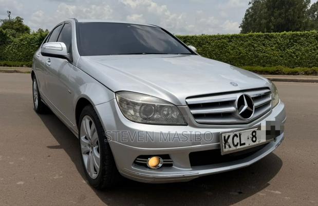 Mercedes-Benz C200 2010 Silver