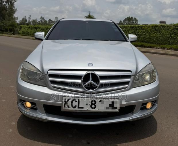 Mercedes-Benz C200 2010 Silver