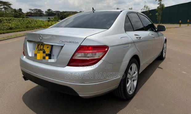Mercedes-Benz C200 2010 Silver