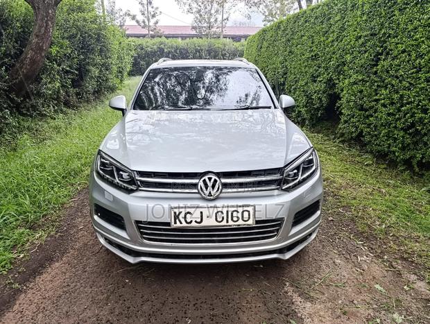 Volkswagen Touareg TDI Executive 2011 Silver