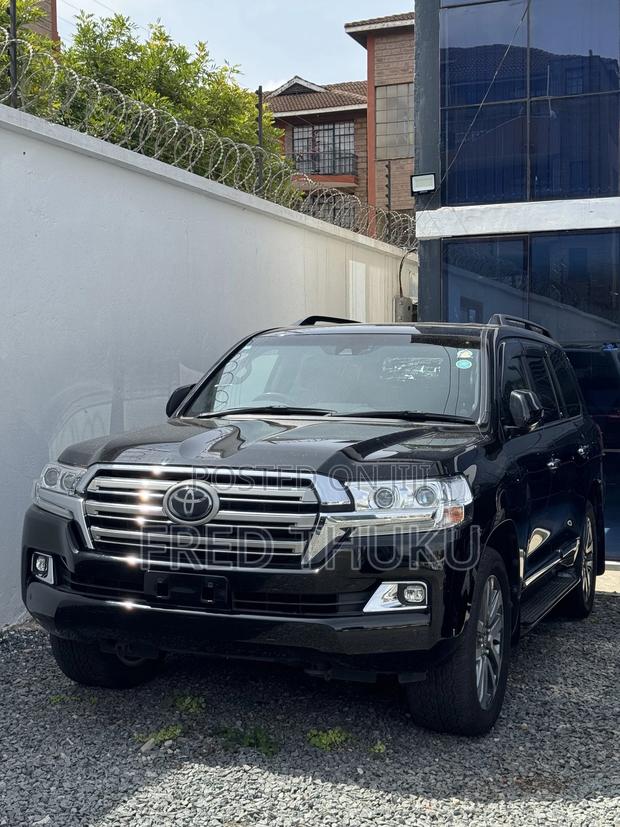 Toyota Land Cruiser 4.6 V8 ZX 2019 Black