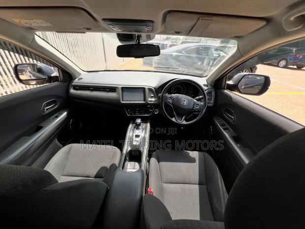 Honda Vezel 1.5 Hybrid 4WD 2018 Black