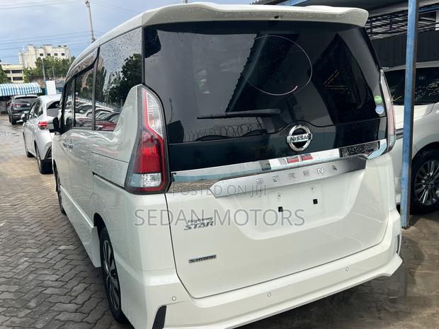 Nissan Serena 2019 White