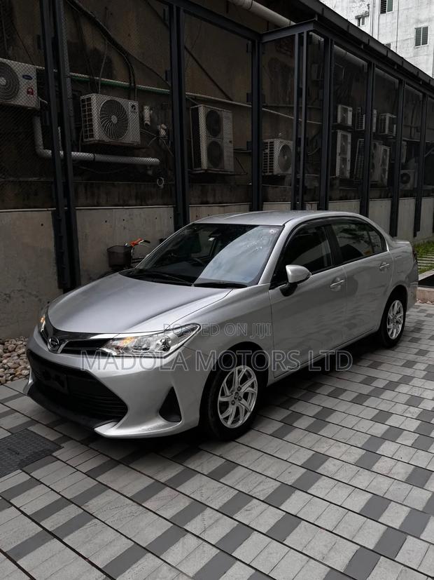 Toyota Axio 1.5 G 2WD 2018 Silver