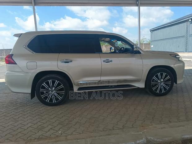 Lexus LX 570 (5 seats) AWD 2017 Brown