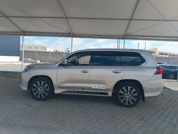 Lexus LX 570 (5 seats) AWD 2017 Brown