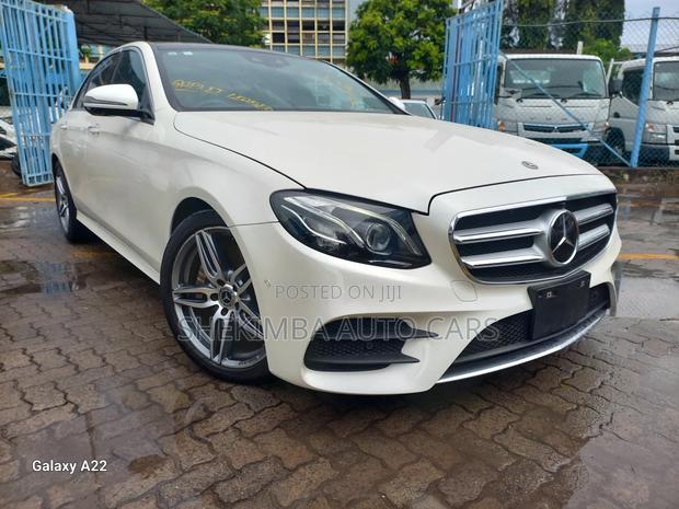 Mercedes-Benz E300 2019 White