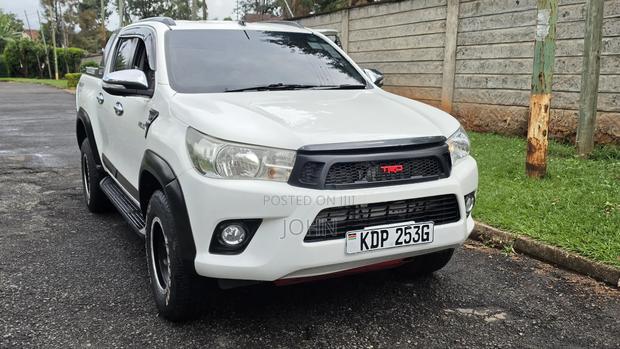 Toyota Hilux Revo Double Cab Deisel 2.8 RWD 2016 White