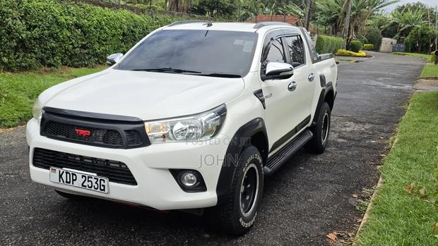 Toyota Hilux Revo Double Cab Deisel 2.8 RWD 2016 White
