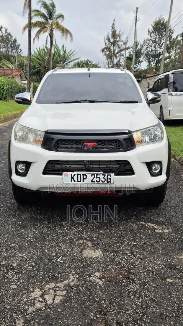 Toyota Hilux Revo Double Cab Deisel 2.8 RWD 2016 White
