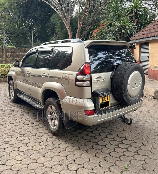 Toyota Land Cruiser Prado 3.0 D-4D 5dr 2005 Gold