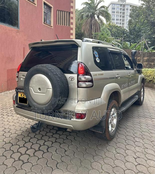 Toyota Land Cruiser Prado 3.0 D-4D 5dr 2005 Gold