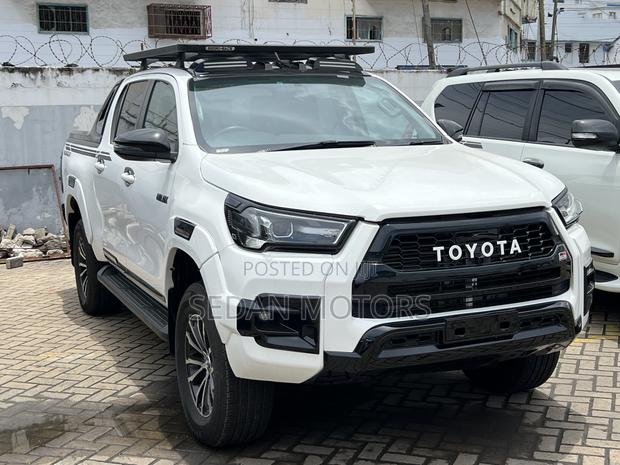 Toyota Hilux 2019 Pearl