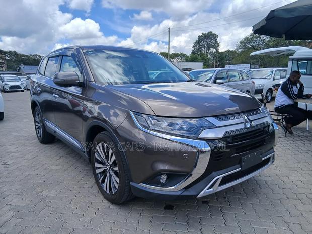 Mitsubishi Outlander SE FWD 2019 Brown