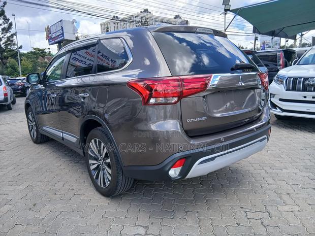 Mitsubishi Outlander SE FWD 2019 Brown