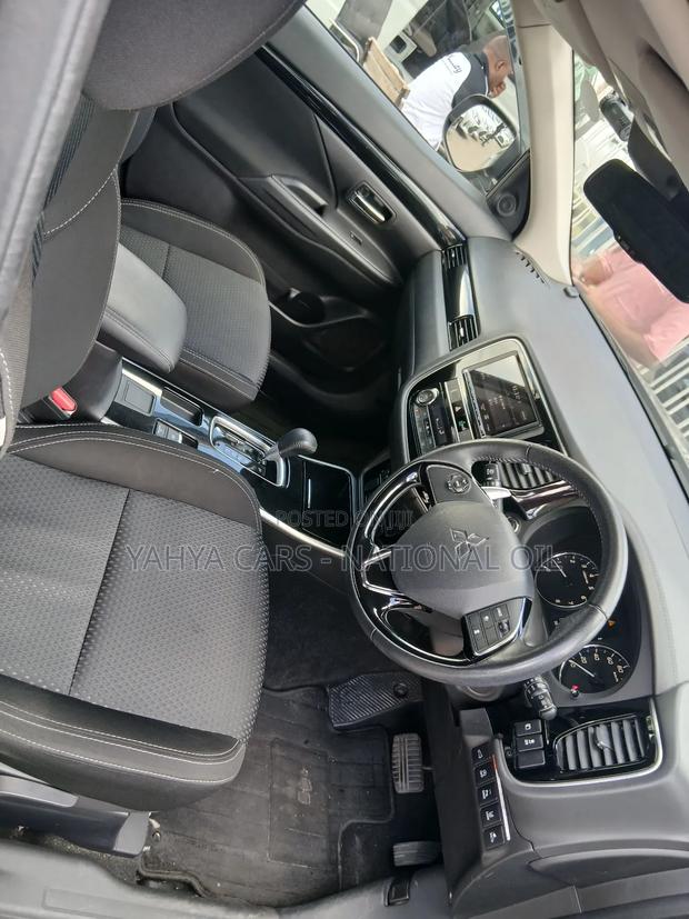 Mitsubishi Outlander SE FWD 2019 Brown