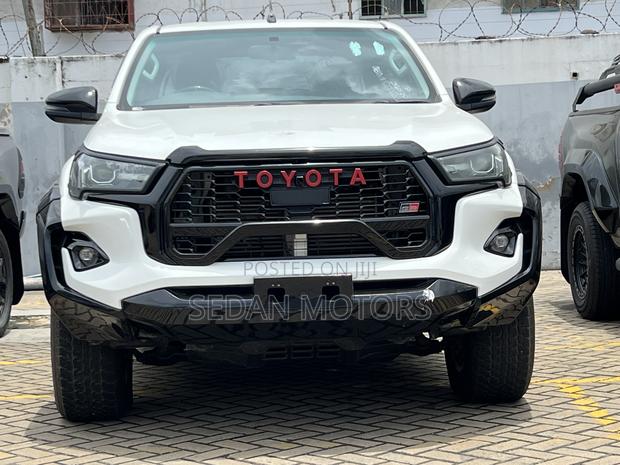 Toyota Hilux 2019 Off white