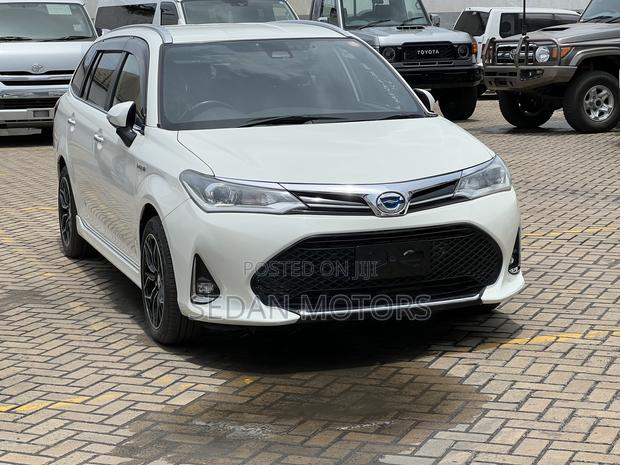 Toyota Corolla Fielder 2019 Off white
