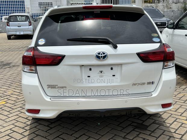 Toyota Corolla Fielder 2019 Off white