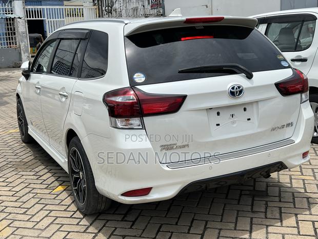 Toyota Corolla Fielder 2019 Off white