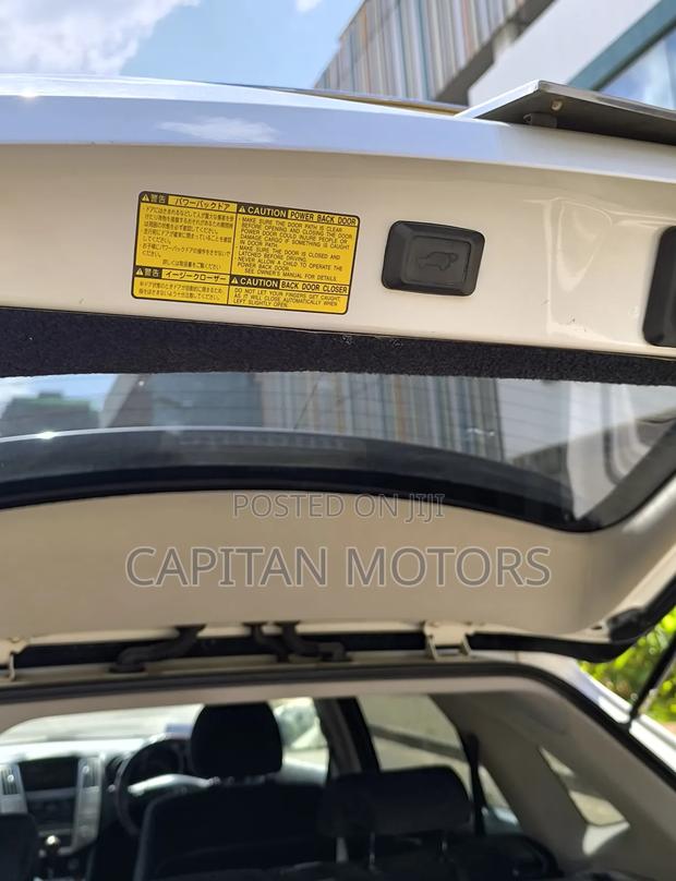 Toyota Harrier 240G 2012 White