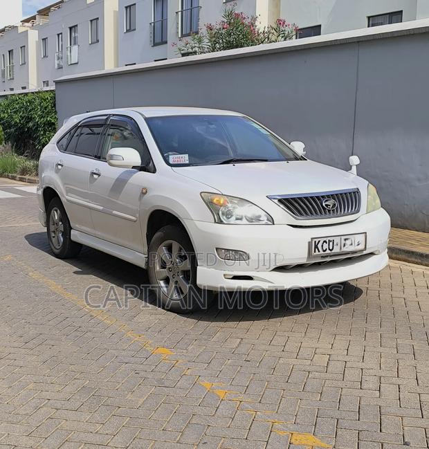 Toyota Harrier 240G 2012 White