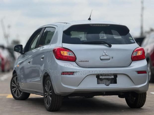 Mitsubishi Mirage ES 2017 Silver