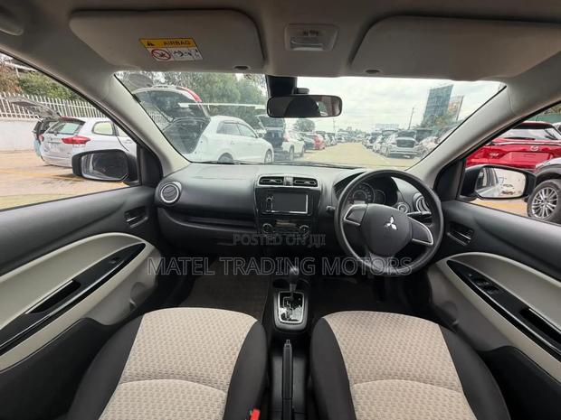 Mitsubishi Mirage ES 2017 Silver