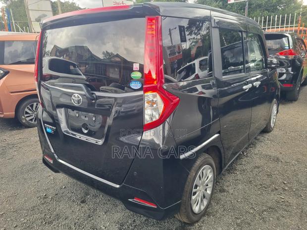 Toyota Roomy 2018 Black