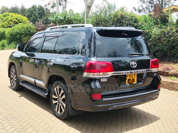 Toyota Land Cruiser 4.6 V8 ZX 2012 Black