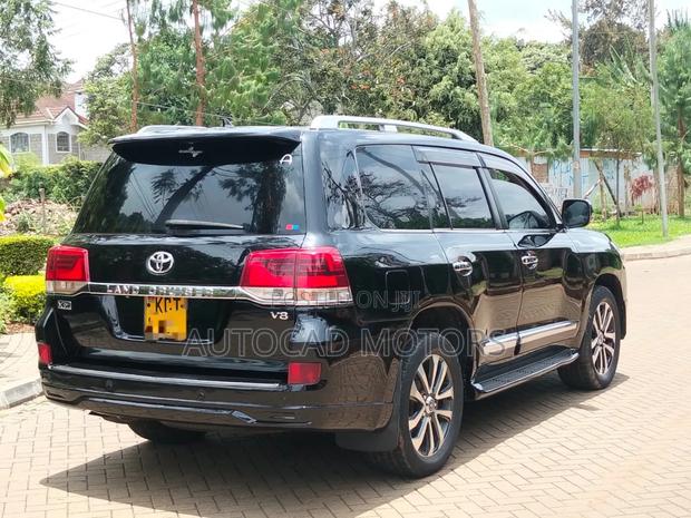 Toyota Land Cruiser 4.6 V8 ZX 2012 Black
