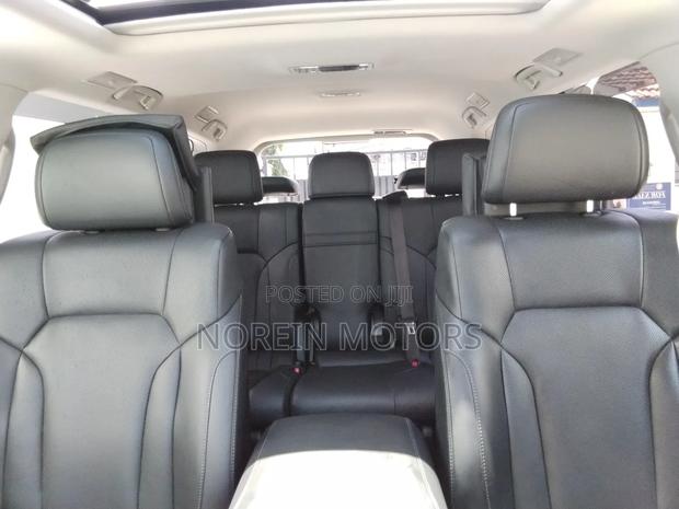 Lexus LX 2019 Off white