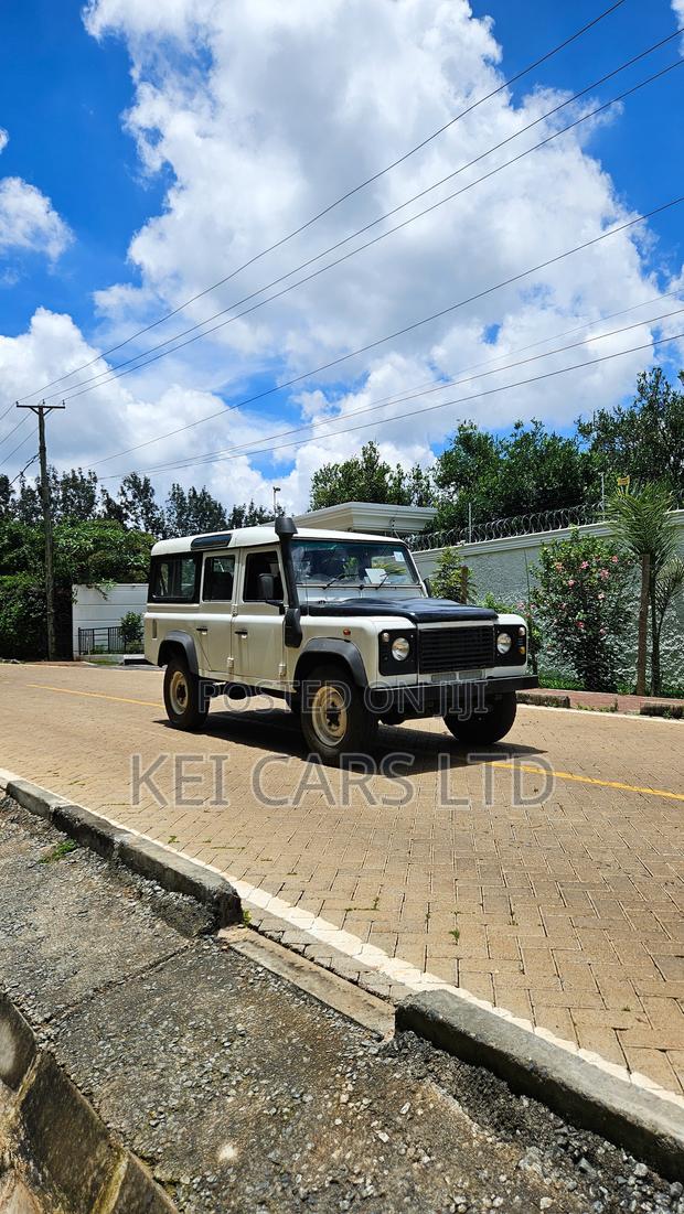 Land Rover Defender Puma 110 2.4 TD 2009 White