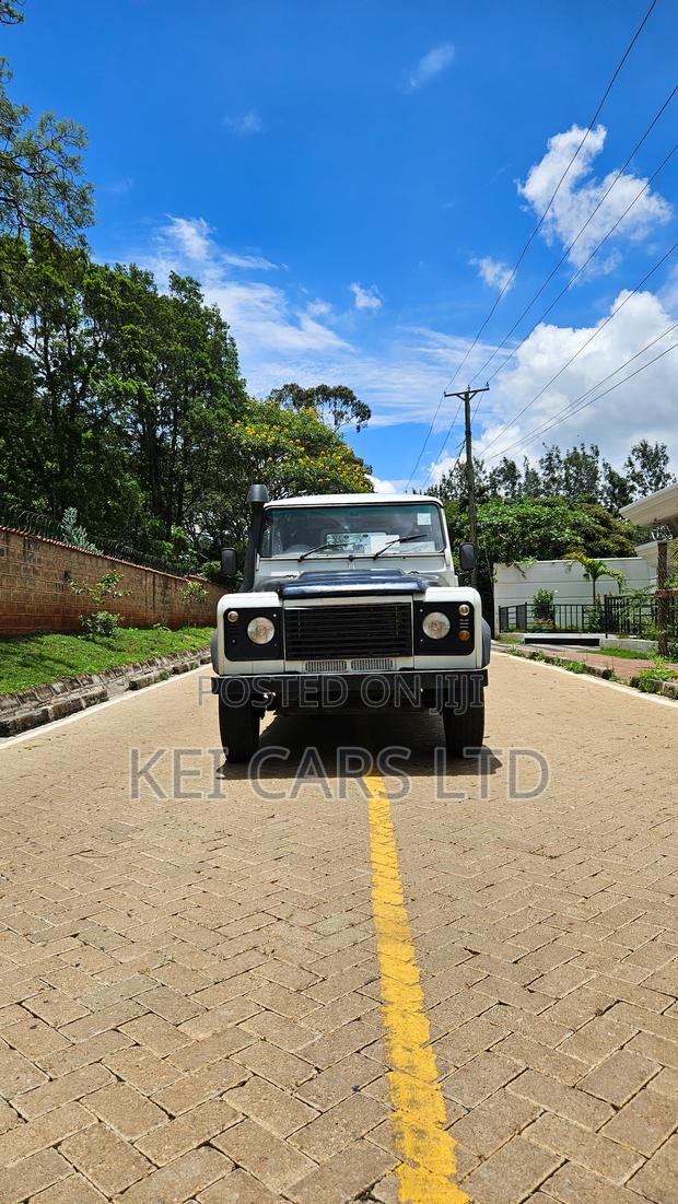 Land Rover Defender Puma 110 2.4 TD 2009 White