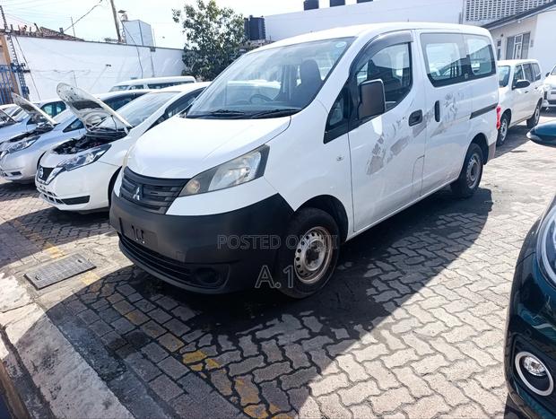 Mitsubishi Delica 2019 White