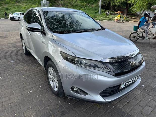 Toyota Harrier 2.0 4WD 2016 Silver
