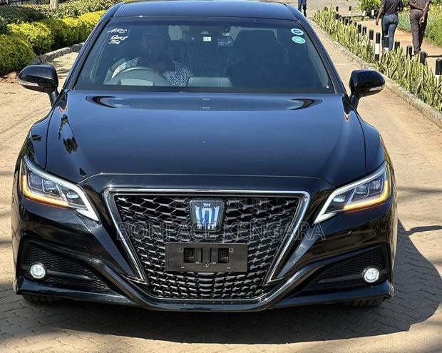 Toyota Crown 2018 Black